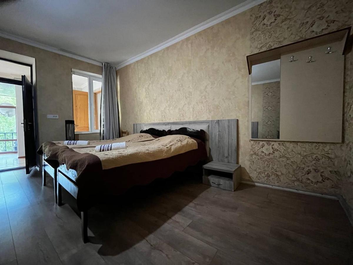 Guesthouse Data Mestia Eksteriør billede