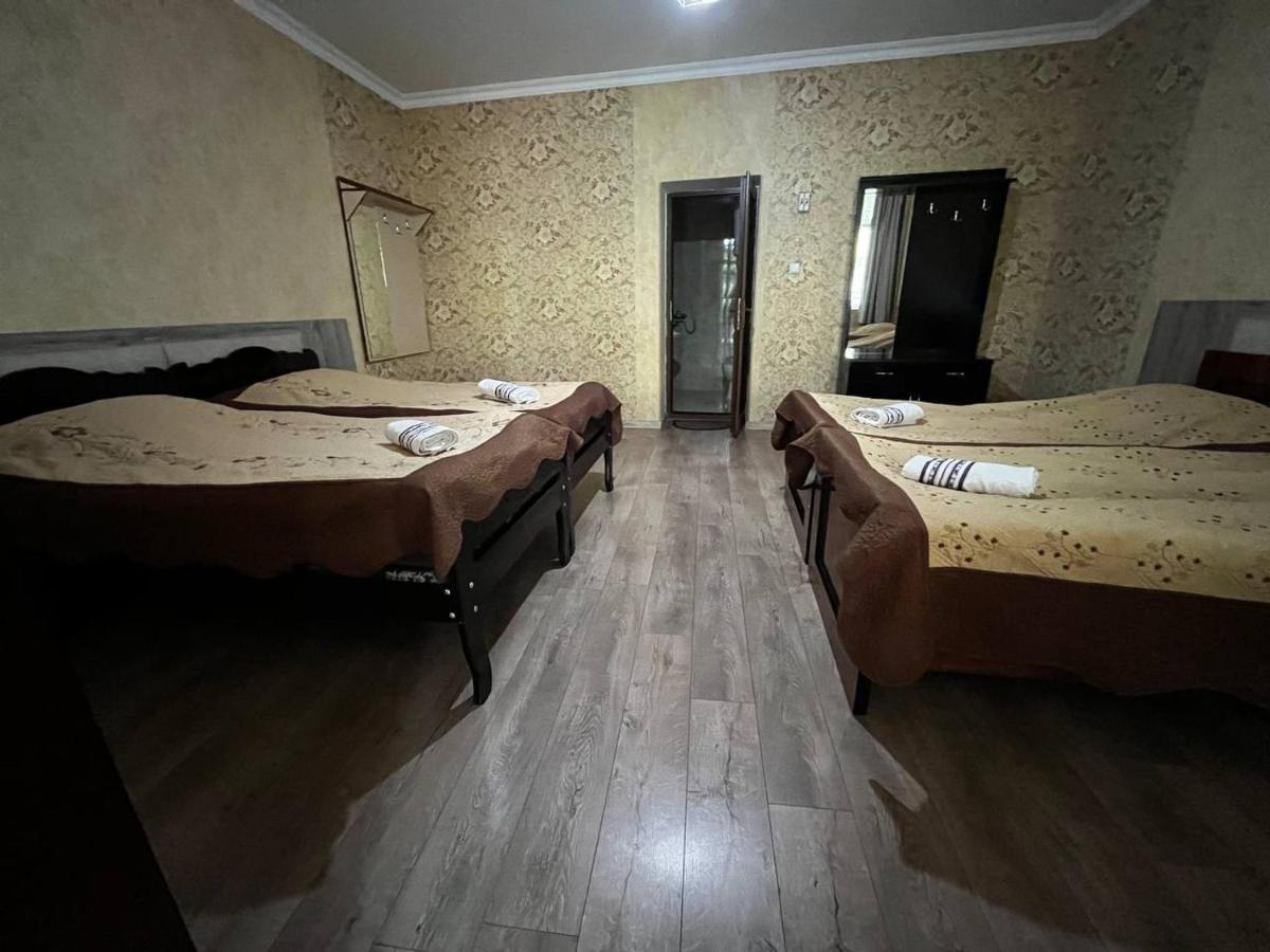 Guesthouse Data Mestia Eksteriør billede