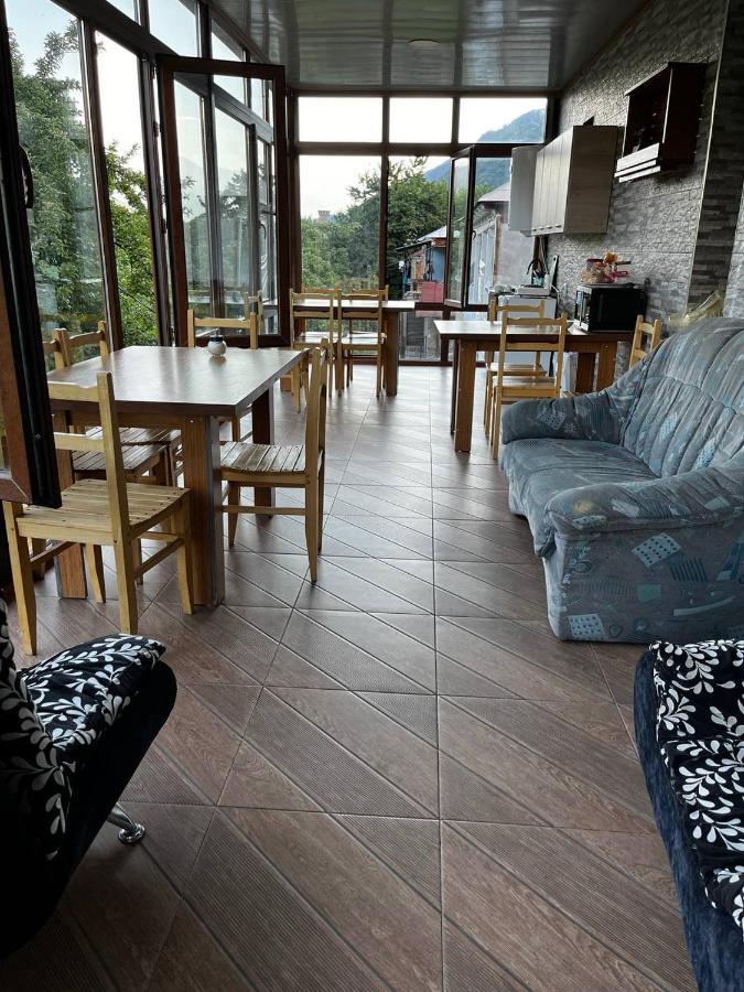 Guesthouse Data Mestia Eksteriør billede