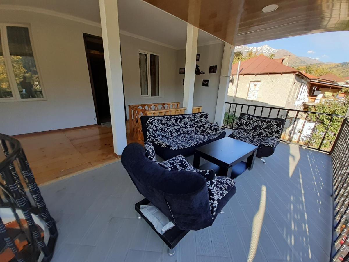Guesthouse Data Mestia Eksteriør billede
